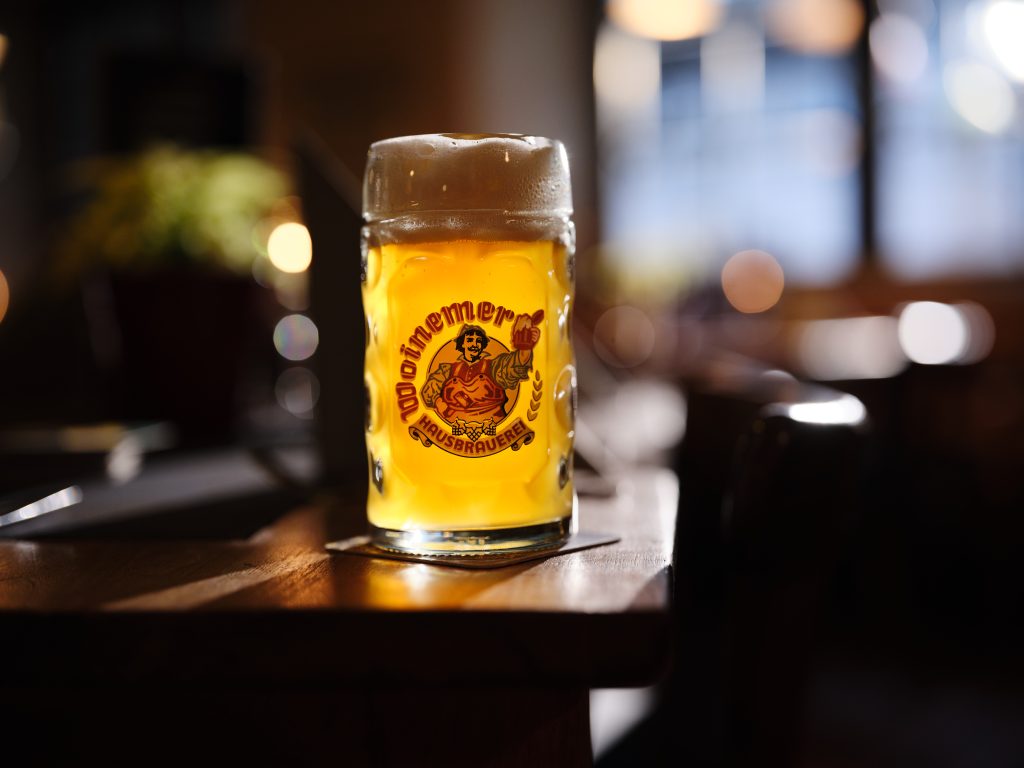 Zwickelbier im Glas – naturtrüb, goldgelb und unfiltriert