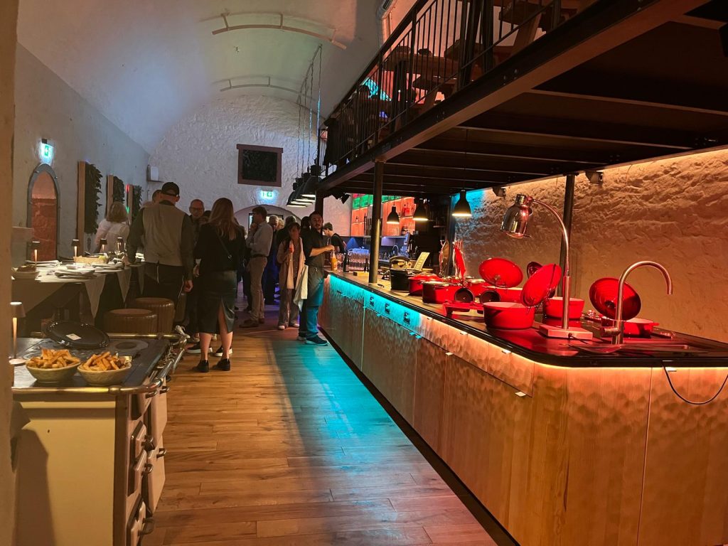 WhatsApp Image 2025-12-05 at 20.02.45